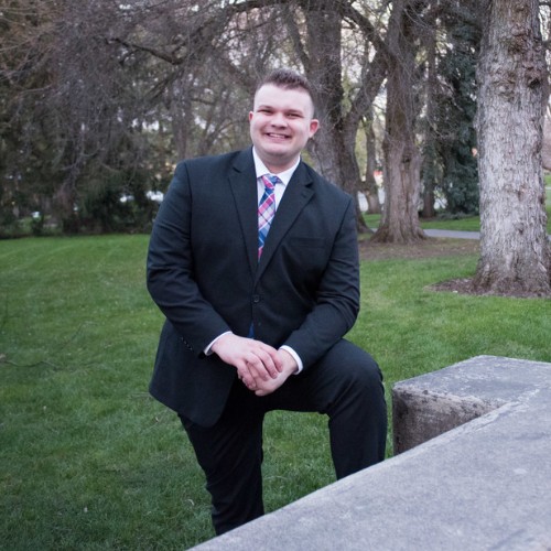 UIdahoAlumni's tweet photo. Lauren Young is still a U of I senior and now deputy regional director in U.S. Senator Mike Crapo's Lewiston office. Carson Tester '20 continues to climb Crapo's office ranks. He's been promoted to legislative correspondent from staff assistant. Congrats, Lauren and Carson!! 🥳🎉 https://t.co/1XZfBg1rSH