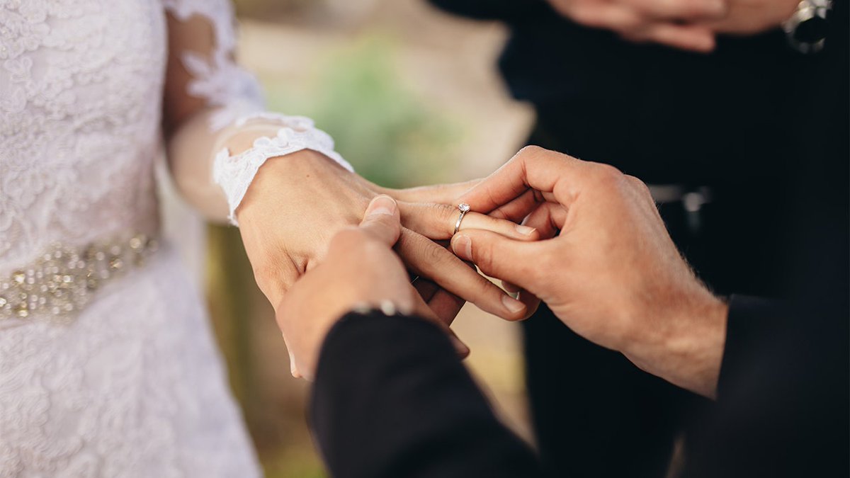 WedProtector's tweet image. Here’s why #weddinginsurance should be on your marriage to-do list ow.ly/k4As50PimAs  from @FoxBusiness #ProtectYourWedding