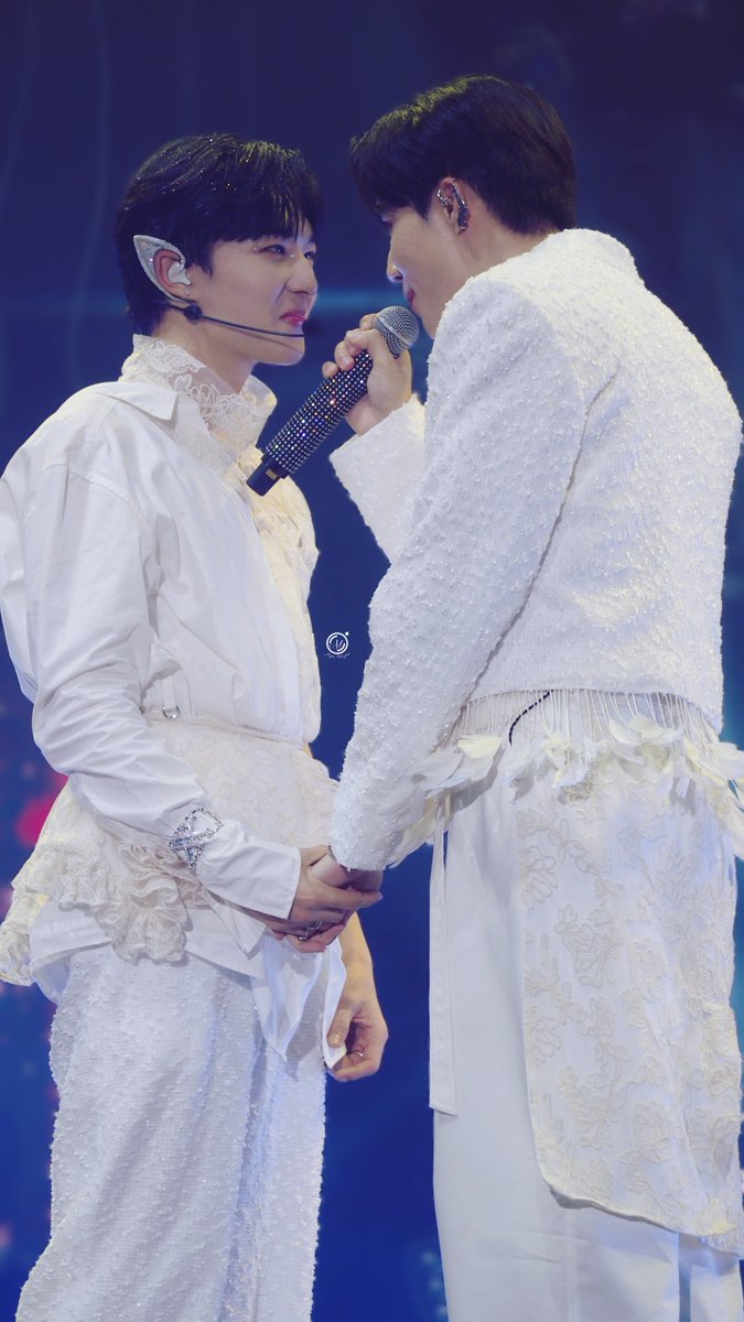 youzi1121's tweet photo. 祝福🎉🎉🎉
查瓦林·佩德皮里亚旺
ชวรินทร์ เพริศพิริยะวงศ์
二十二岁
Happy birthday.[蛋糕][蛋糕][蛋糕]
Happy everyday.💙🧡
永远爱你呀❤️❤️❤️#22HappyNuNewDay https://t.co/JdhyIBXiMS