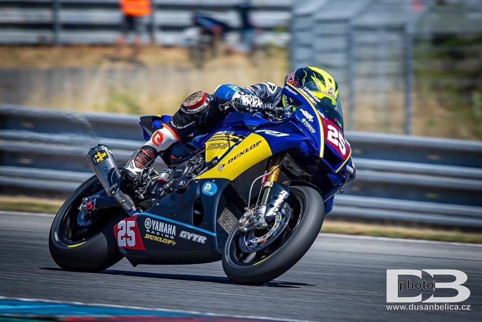 #moto #superbike La première course de ce week-end de la manche Tchèque du championnat d’Europe de Superbike était propice à tous les espoirs pour <a href="/EBoulom/">Enzo Boulom</a>, le pilote gardois. Malheureusement la suite sera plus difficile. C’est à lire sur 
jusports30.com/2023/07/week-e…