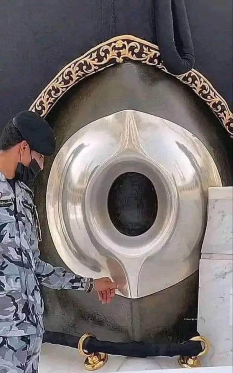 Madina1m's tweet photo. اللّٰهُ أَكْبَرُ اللّٰهُ أَکْبَر اللّٰهُ أَكْبَرُ
ْ لَا اِلٰهَ إِلَّا اللّٰه وَ اللّٰهُ أَکْبَرُ اللّٰهُ أَکْبَرْ وَ لِلّٰهِ الْحَمْد❤️ https://t.co/MQLALdHbnJ