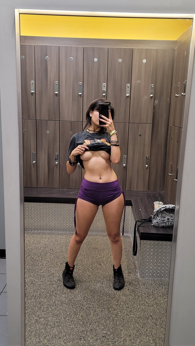 Starcaster1's tweet photo. I already know my leg press PR is higher than yours https://t.co/Fj2Fi7XO2k