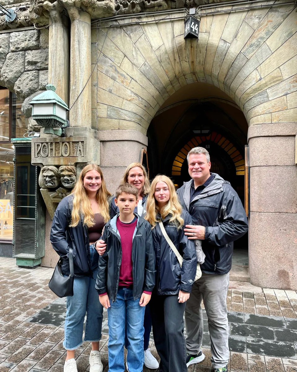 AtamanTours's tweet photo. We made a superb architecture tour with Alison and her family from USA.
My private architecture tour is one of the best ways to immerse yourself into Helsinki, focusing on art, history, culture, politics, design and technology with a narration through architectural styles. https://t.co/8CHK6Yc7AL