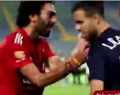MohsenSherifB's tweet photo. سألت محامى دلوقتى وأفادنى بأن عقوبة الصفع على الوجه فى القانون المصرى حد ادنى حبس سنه إلى ٣ سنوات واذا اقترنت بالسب والتطاول ممكن تصل لحبس ٥ سنوات..
البس يا هلفوت.. https://t.co/oXoRDdBb04