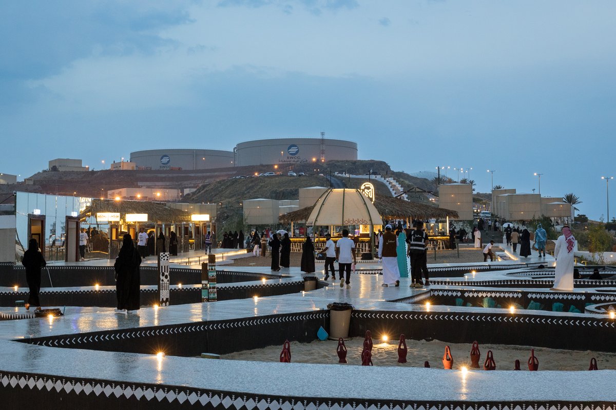 VisitSaudiAR's tweet photo. لا تفوتك تجربة فريدة تعيشها في الهواء الطلق من أعلى جبال أبها في منطقة مدهال ضمن فعاليات #موسم_صيف_عسير 🏔️

للحجز: 
https://t.co/bkUSlPiCxz

#لاتروح_بعيد https://t.co/vi9PNs3g6m