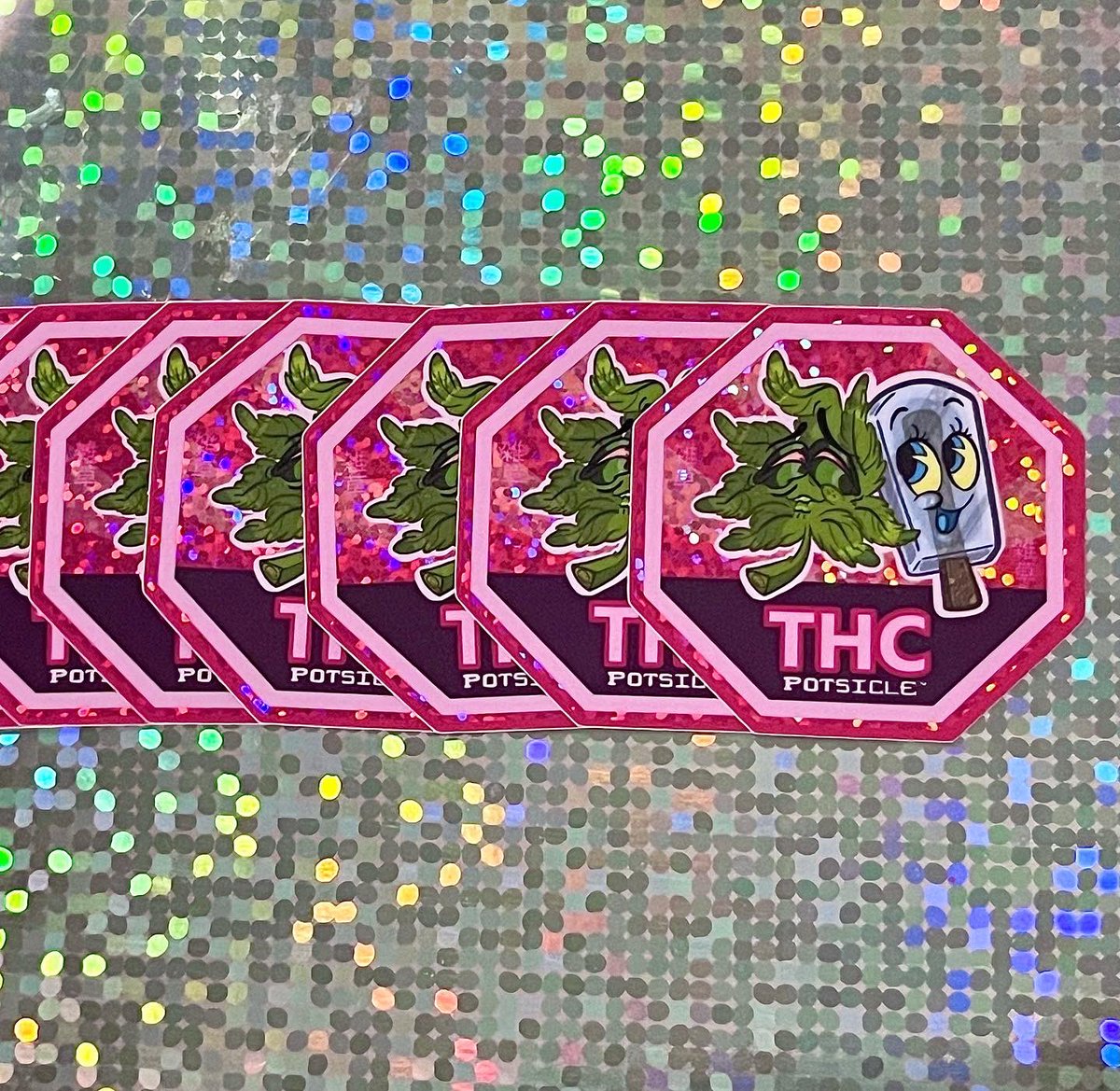 Brittoodles's tweet photo. Little POTsicle stickers for my packaging. 🌿🍃🌱🥬🍁
(Re-uploading because Insta messed up my posts reso)
Made these pina colada bars for a summer party for friends who don't drink, don't smoke but still like to have fun! 🥴
@stickerapp made them amazingly holo!!! ☺️🍃🌱 https://t.co/AZJPKu00Bz