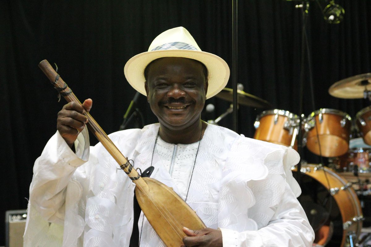 People2231's tweet photo. #Culture #Musique
#Cheick_Hamala_Diabate est un musicien originaire du Mali qui a été nominé pour un Grammy Award. Il est le seul griot malien de DC, il voyage partout aux USA, au Canada, en Europe et en Asie. #Cheick a appris l’histoire du Mali transmise depuis plus de 800 ans. https://t.co/YhswpW5xHx