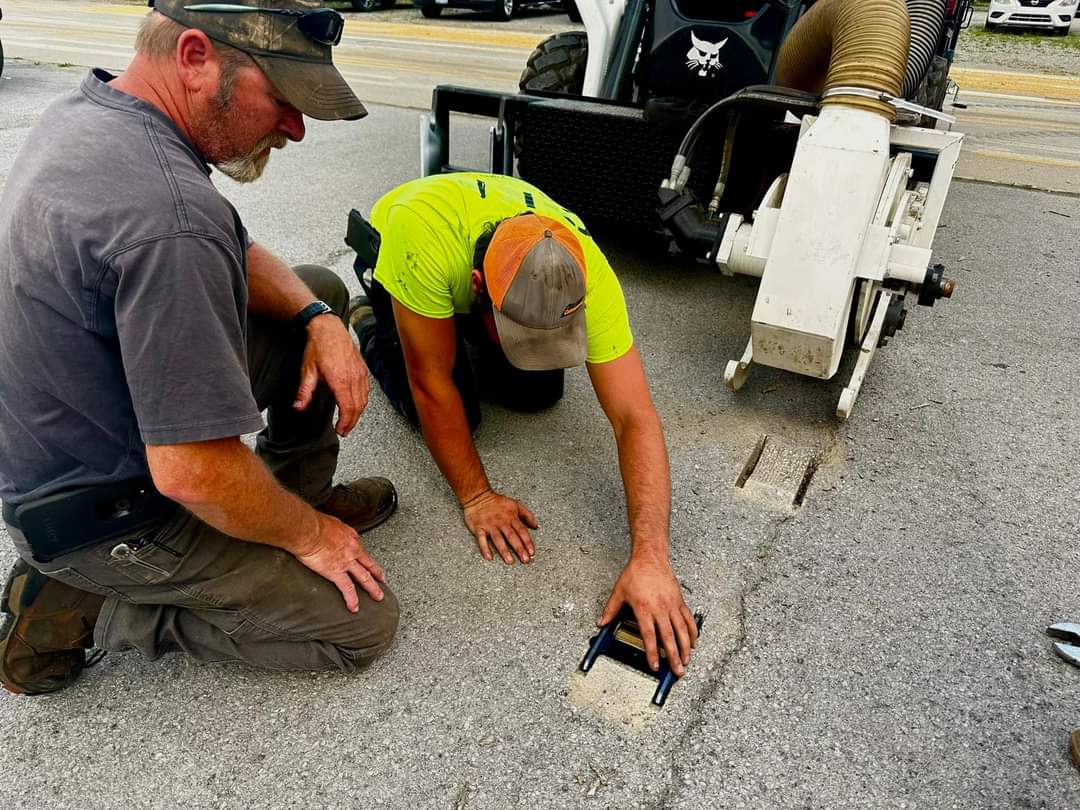 dynatech's tweet image. Here are a few photos from our recent training day in Norwalk, Ohio. Plunge cutting for RPMs! 👏 

#DYNATECH
📍 dynatech.com
☎️ 1-800-446-9001
🇺🇸 Proudly Made in the USA

#diamondsawblade #pavementmarking  #concrete #trafficmarking #nanowave #pavement #diamondblades