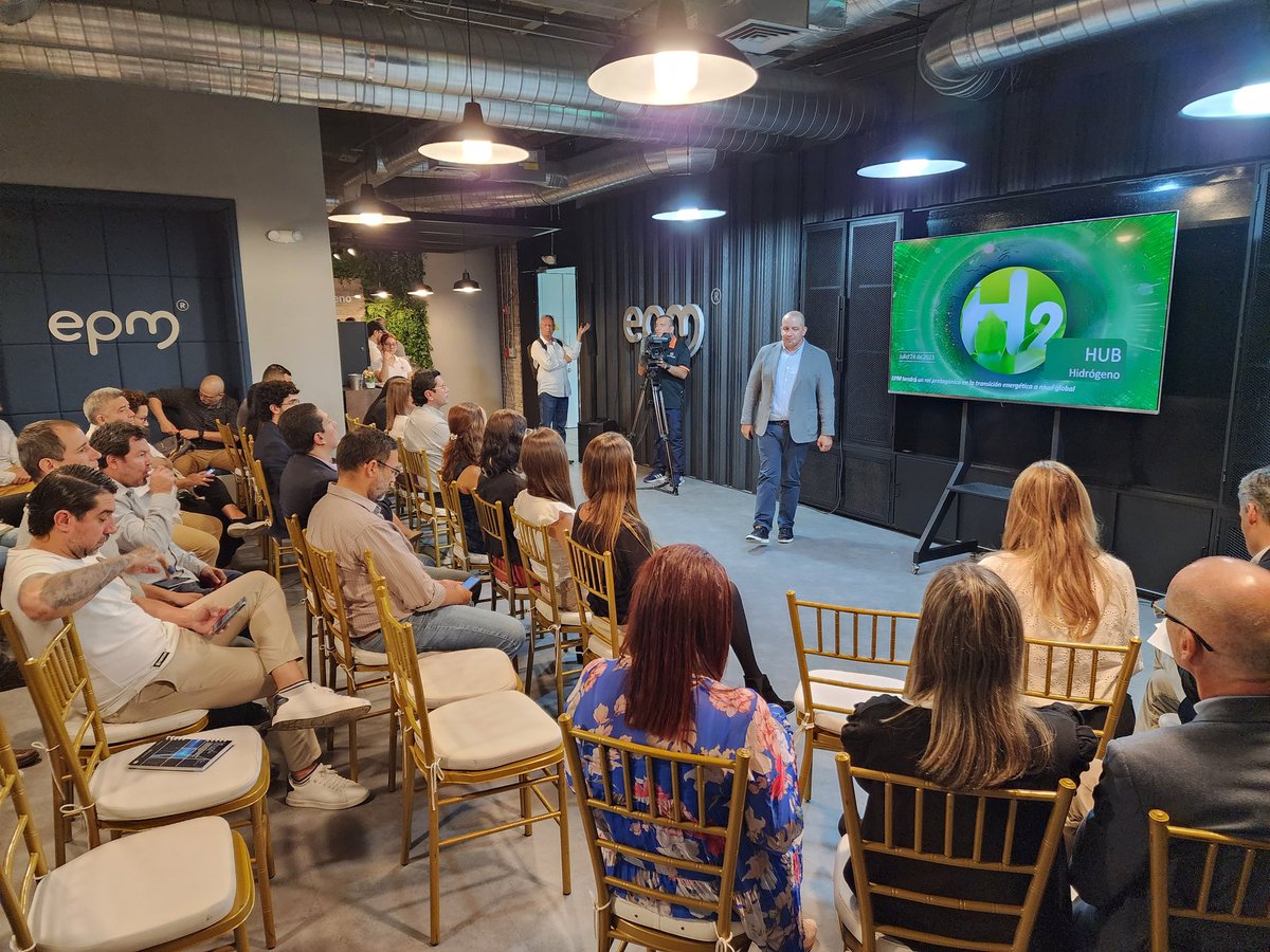 EPMestamosahi's tweet photo. Con el nuevo Hub de Hidrógeno que inauguramos hoy en @Ruta_N buscamos posicionar a Medellín como referente en el conocimiento de este energético que será un actor fundamental en la lucha contra el cambio climático y el cuidado ambiental. Conoce más aquí 👉🏼
https://t.co/lYeDIhdvpq

#InnovaciónEPM 
#EnergíasRenovablesEPM