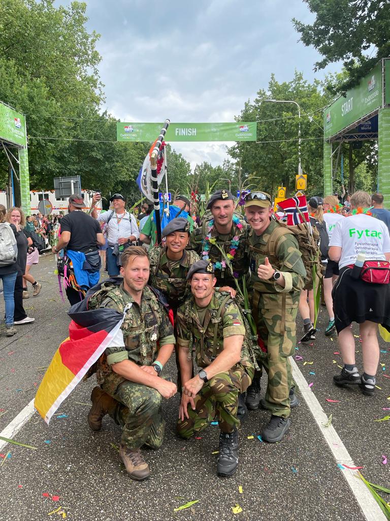 Our strength is not only limited in air miles ✈️. On solid ground #MMU members also show their excellence 👏 Last week in a combined AMC Eindhoven detachement, 8 of or members finished the '4-daagse' March of Nijmegen. Congratulations - Great job 💪👣🏁