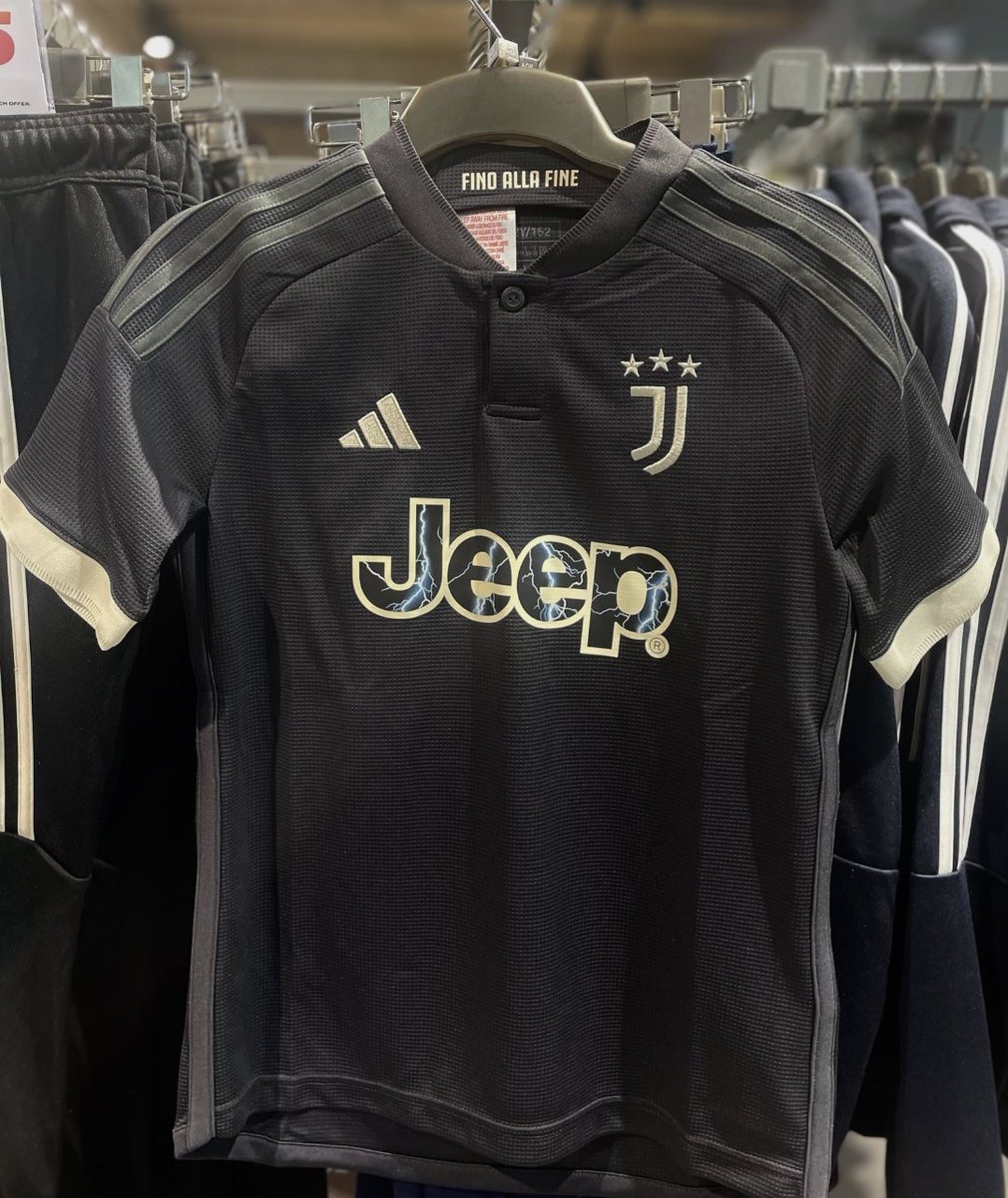 RT @ForzaJuveEN: First leaked image of Juventus third kit 23-24.

[@La_Bianconera] #Juventus https://t.co/3bzU7fzKZE