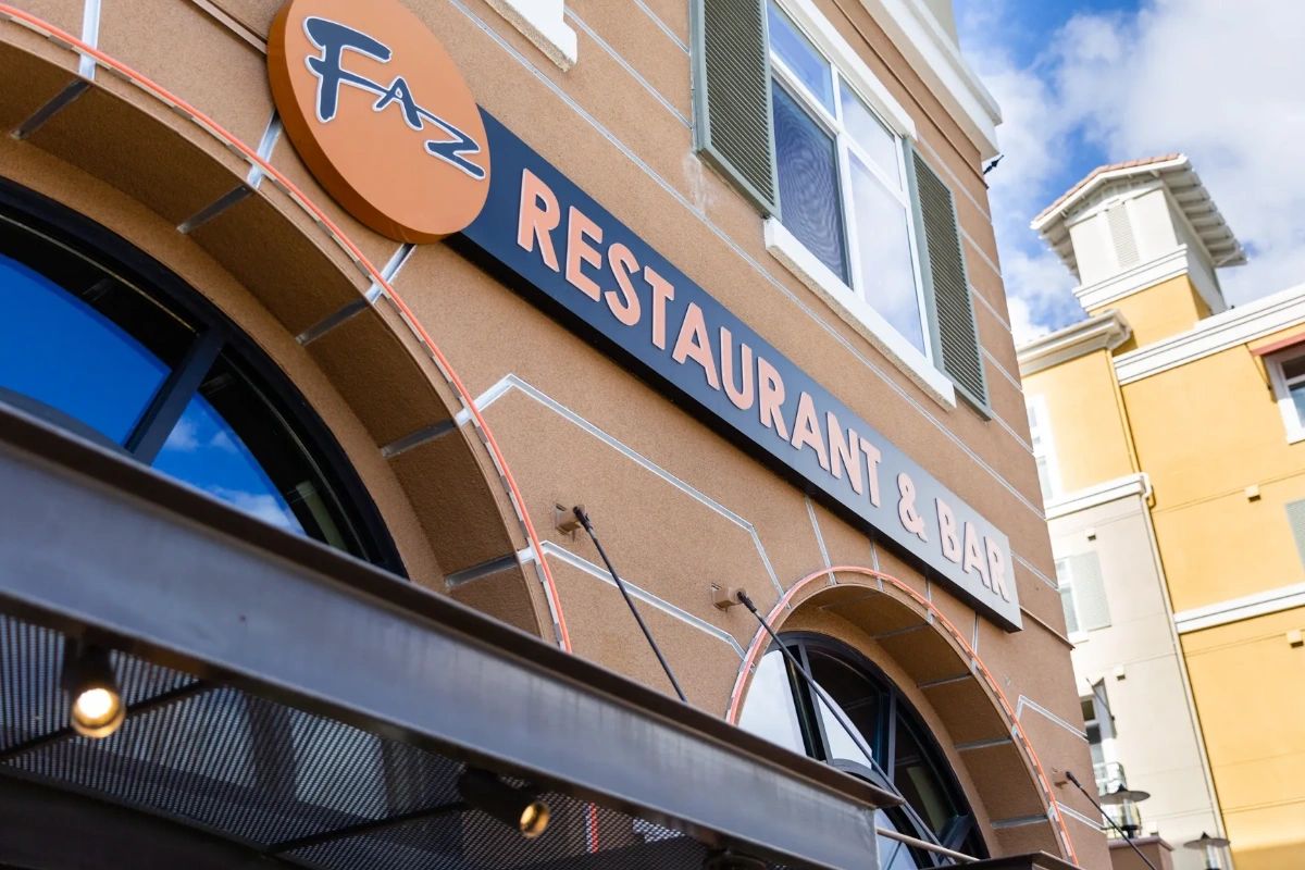 Faz_SanJose's tweet photo. A warm welcome and freshly-prepared dishes can always be expected when you dine at Faz Restaurants. What’s your favorite part about joining us for a meal? #FazRestaurantsAndCatering #FazRestaurantSanJose #SanJoseFoodies #MediterraneanCuisine #Kabobs https://t.co/JyOqxfG8Tg