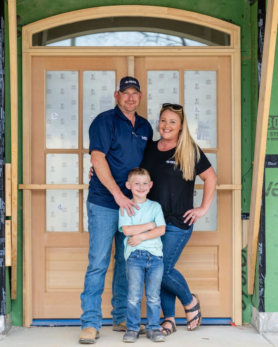 Looking for a reliable homebuilder? Look no further than Hite Construction Company. We pride ourselves on exceptional craftsmanship and standing behind our work. Give us a call, and let's turn your home improvement dreams into reality! #CraftsmanshipMatters #HomebuildingTips