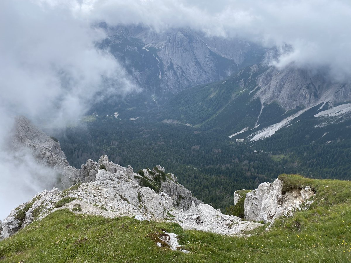 UGambini's tweet photo. Oggi vetta 🏔️ Terza Piccola a #Sappada #Plodn #Dolomiti
Bellissima anche con il cielo nuvoloso 🌥️ ❤️
Raggiungere la cima è per me prima di tutto un viaggio interiore, una sfida con te stesso #Passione #Montagna #Rinascere #Ressourcement #calma #Serenity #thinking #OutoftheBubble https://t.co/7Ct0w64Fqi