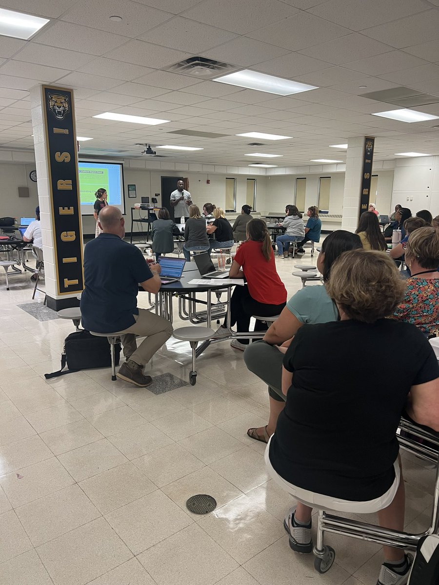 JessicaHeckard's tweet photo. We are so excited to partner with Marlin Jackson and his foundation of Fight for Life- Building Dreams! We are excited to use this program that combines SEL learning and behavior support! Watch us work! @DariaP1980 @brynn_kardash https://t.co/CthGFB4xpZ