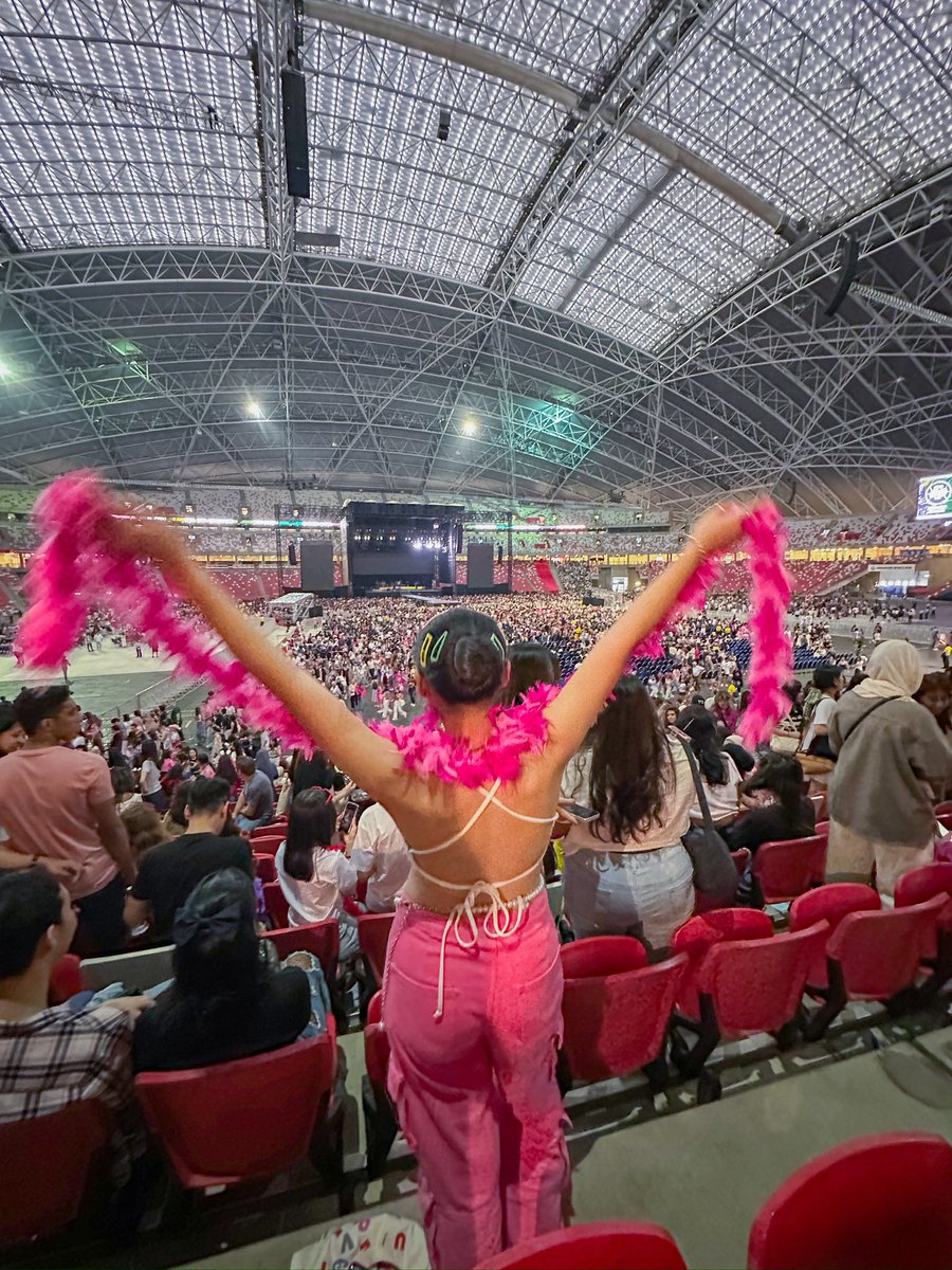 1dxfireproof's tweet photo. being able to experience Love On Tour was a whole nother level of ecstasy i can’t fathom. 🥹✨🩷 thank you, @Harry_Styles 💕

Love On Tour forever ♾️ https://t.co/AtEcISJqGK