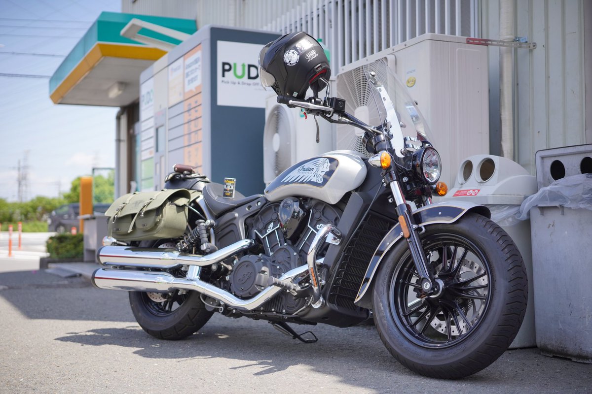 スカウト良いですよ。車重の割に意外と取り回しは楽(平地であれば)、乗り味はおそらくオンザレールなビグスク的、ただし楽そうな着座姿勢は実は早々に腰にきます(褒めてるのか? 