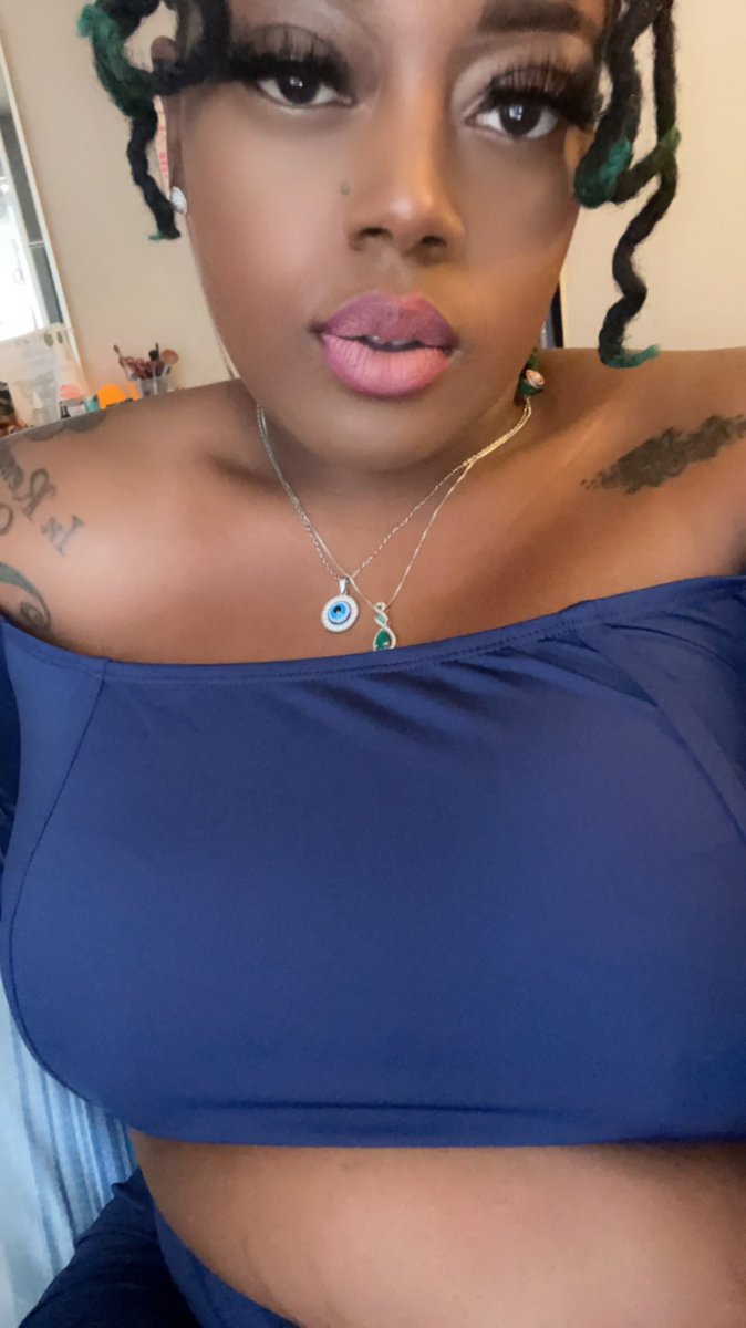 ebbthewriter's tweet image. Fine af… 😁😘 #prettywoman #yourmansfavfetish #itwasalladream #Ashes23 #firestarter #Glowup