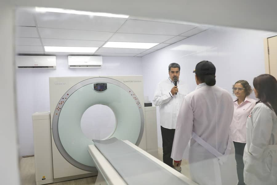 mippci_ven's tweet photo. #NotiMippci 📰 | Bricomiles avanzan en la rehabilitación de centros de salud en el territorio nacional. Lea Más ➡️ https://t.co/dNPR0TQLVK
#BatallaNaval200 https://t.co/P7rS3SBB6M