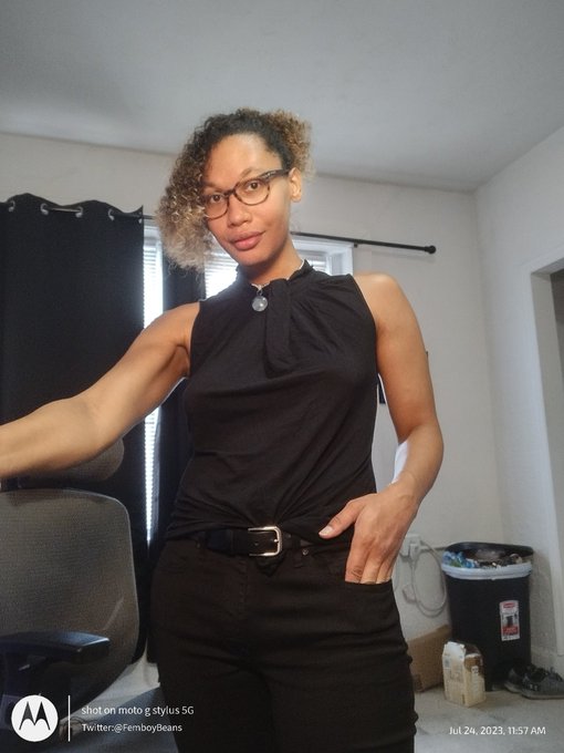 Afternoon, everyone! I'd love to see you all! https://t.co/sad4bwFQnj