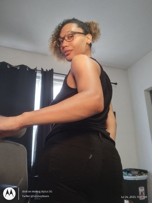 Afternoon, everyone! I'd love to see you all! https://t.co/sad4bwFQnj