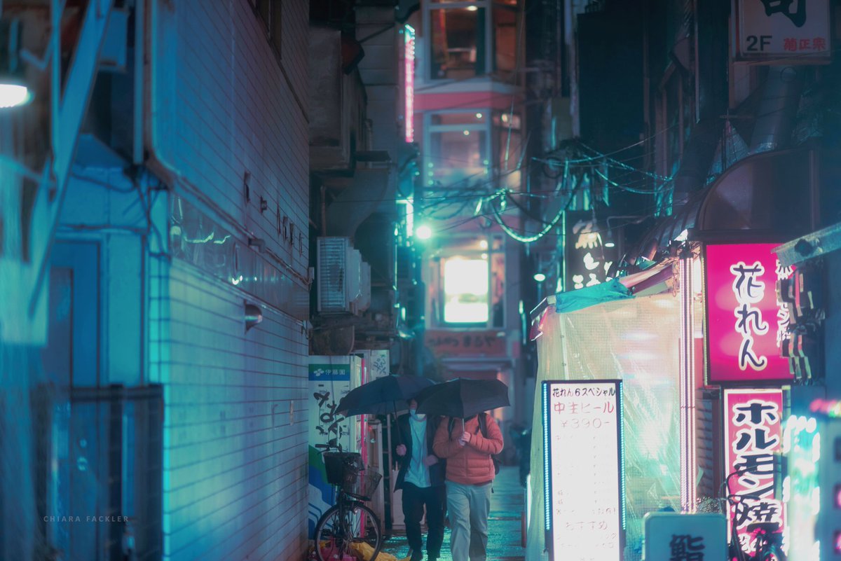 Lonely people 

#NightPhotography #photography #city #tokyo #photocinematica