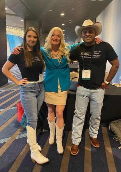 Our students really brought their spirit for our annual #MedPhys Alumni event at #AAPM2023