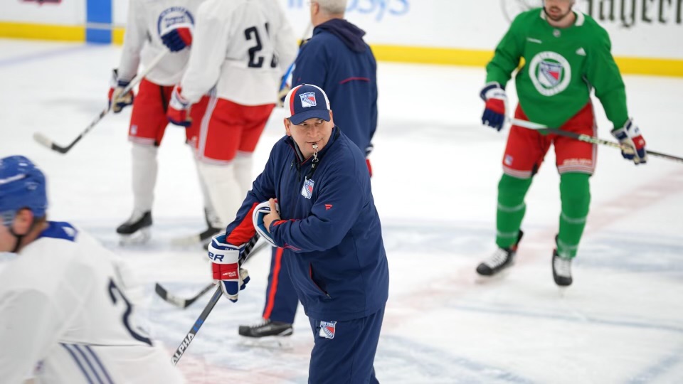 HFXMooseheads's tweet image. 𝗕𝗿𝗲𝗮𝗸𝗶𝗻𝗴 𝗡𝗲𝘄𝘀: Jim Midgley named Head Coach 

"I'm excited to return to the place where I spent seven great seasons."

Welcome back Midge. Details: bit.ly/3q5NfKg

#GoMooseGo 📸NY Rangers images