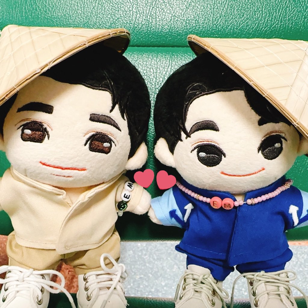 kiwoowoo0's tweet photo. Thank you so much for a enjoyable time!!🌏🪐
great #ProjectforMix25BD projects and EMS memorial noodle shop🙏🙏
I'd love to come Thailand again🥹🤎❤️
Their accessories were added during the trip😂
#เอิร์ทมิกซ์ #EarthMix https://t.co/Y6Evnp4RNA