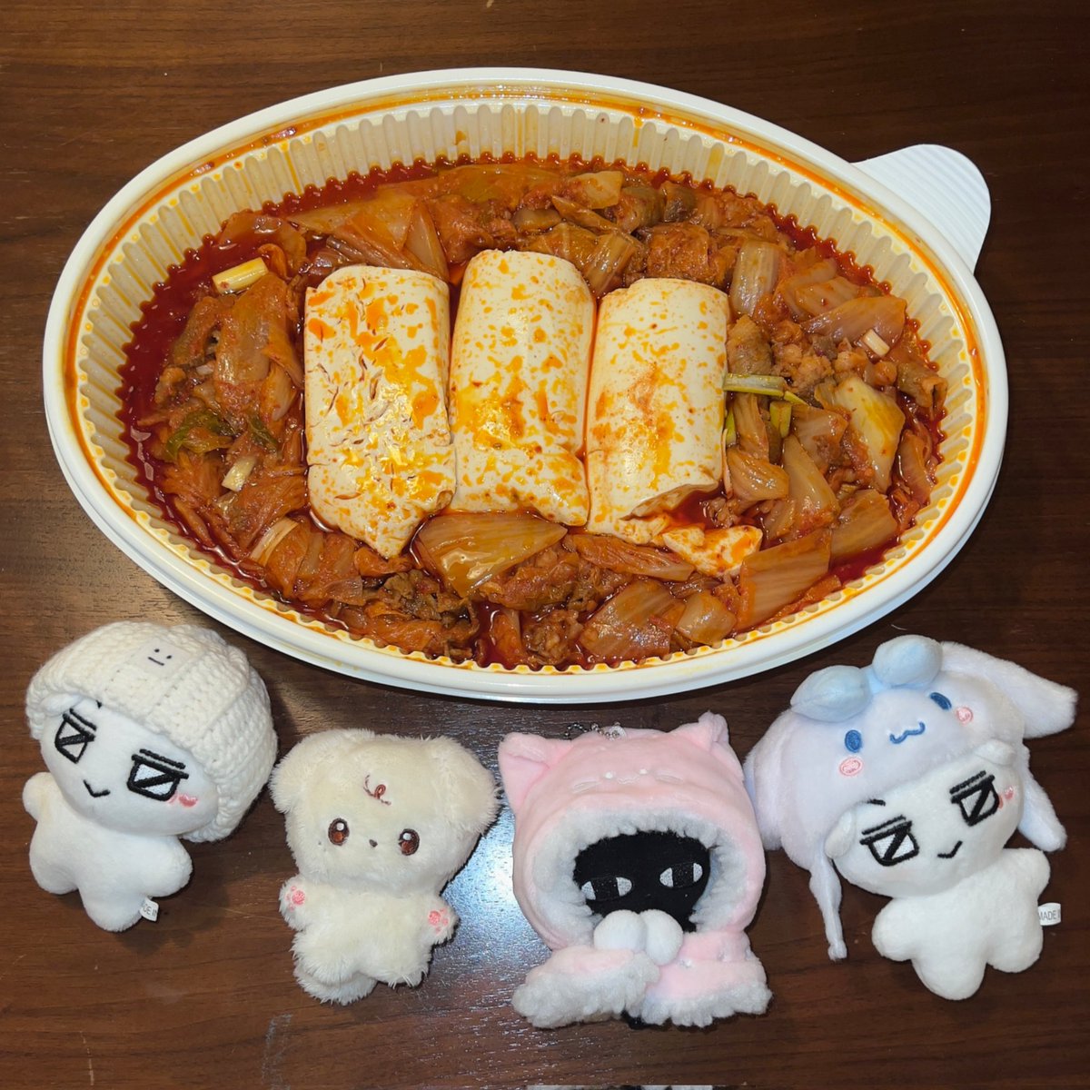suncu99's tweet photo. 왕큰순두부차돌김치찜먹방 🤍💛🖤🤍 https://t.co/OIwaF12pCI