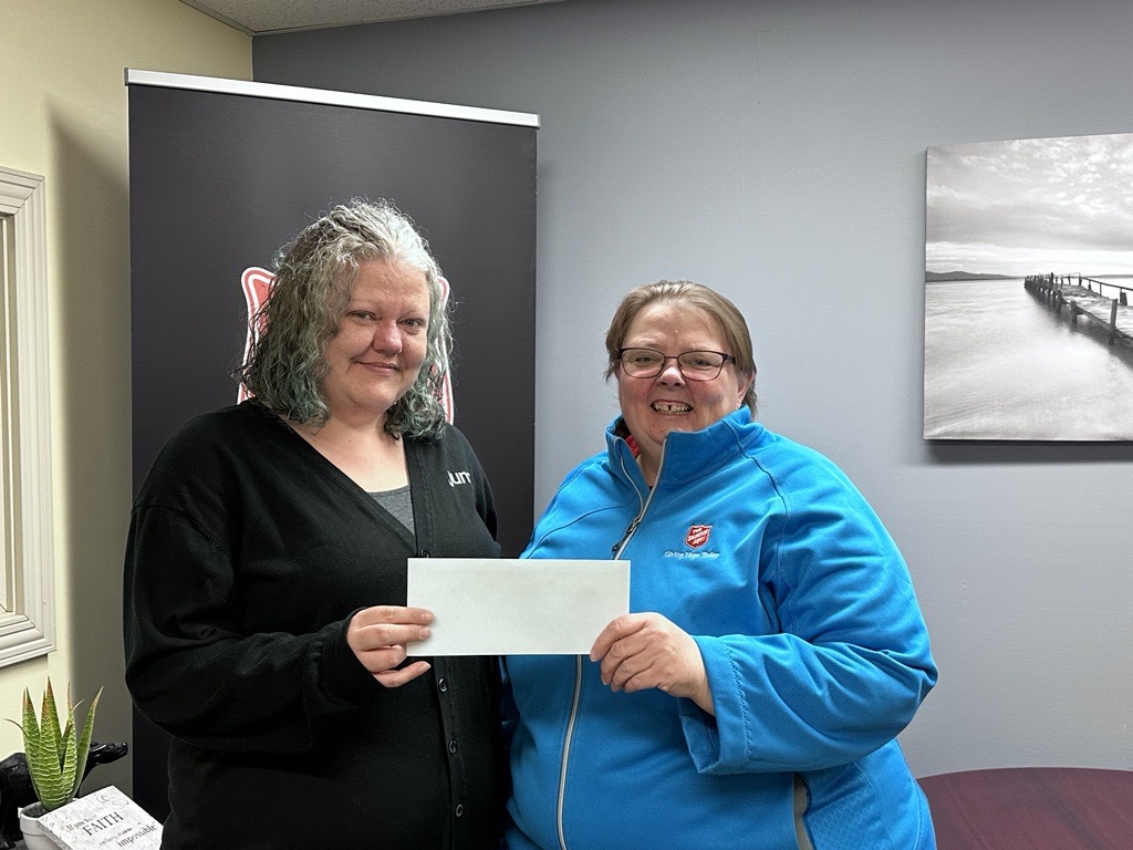 Jump.ca proudly donated $2500 to the Estevan Salvation Army Food Bank. This will provide 7500 meals.
Thanks for shopping with Jump.ca and supporting families in need all over this great province of #Saskatchewan.
#SalvationArmyFoodBank #Estevan