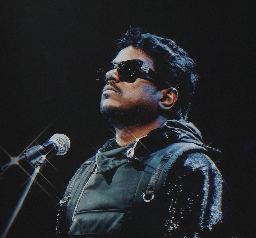 @thisisysr Lineups ✨

#Thalapathy68
#Iraivan
#YezhuKadalYezhuMalai
#Kavin05
#Paramporul
#IraivanMigaPeriyavan
#Mayavalai
#NilamellaamRattham Series
#MrZooKeeper
#Aandavar
#VS11
#Sharwanand33
#HanumanGear
Vishnuvardhan + Aditi
Ram + Shiva
Paiyaa2
7g2

#YuvanShankarRaja #Yuvan 🔥