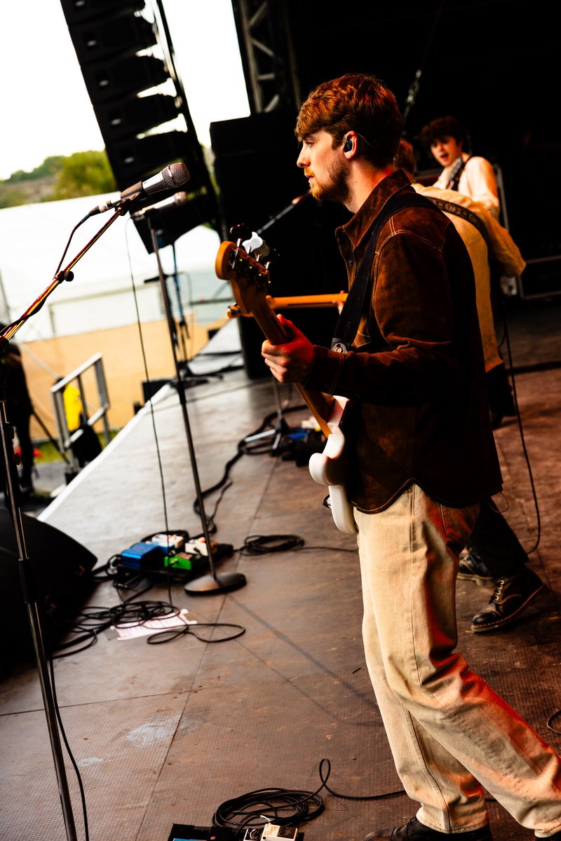 TheLathums's tweet image. Belting to see everyone come out to watch us despite the mud @TruckFestival we thoroughly enjoyed ourselves as you can tell by Alex’s face 💛

📸 @ewan_ogden