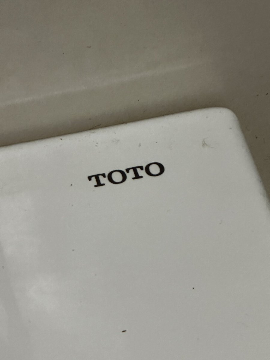 Look <a href="/OfficialHorner/">Christian Horner</a>, the best gent toilets in the US! 🤣🤣