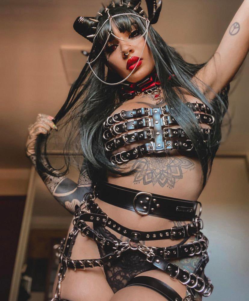 proffessiondomm's tweet image. Your goddess needs worshipping now loser😈❤️?#sissy #slave #submissive #chastity #slut #humilition