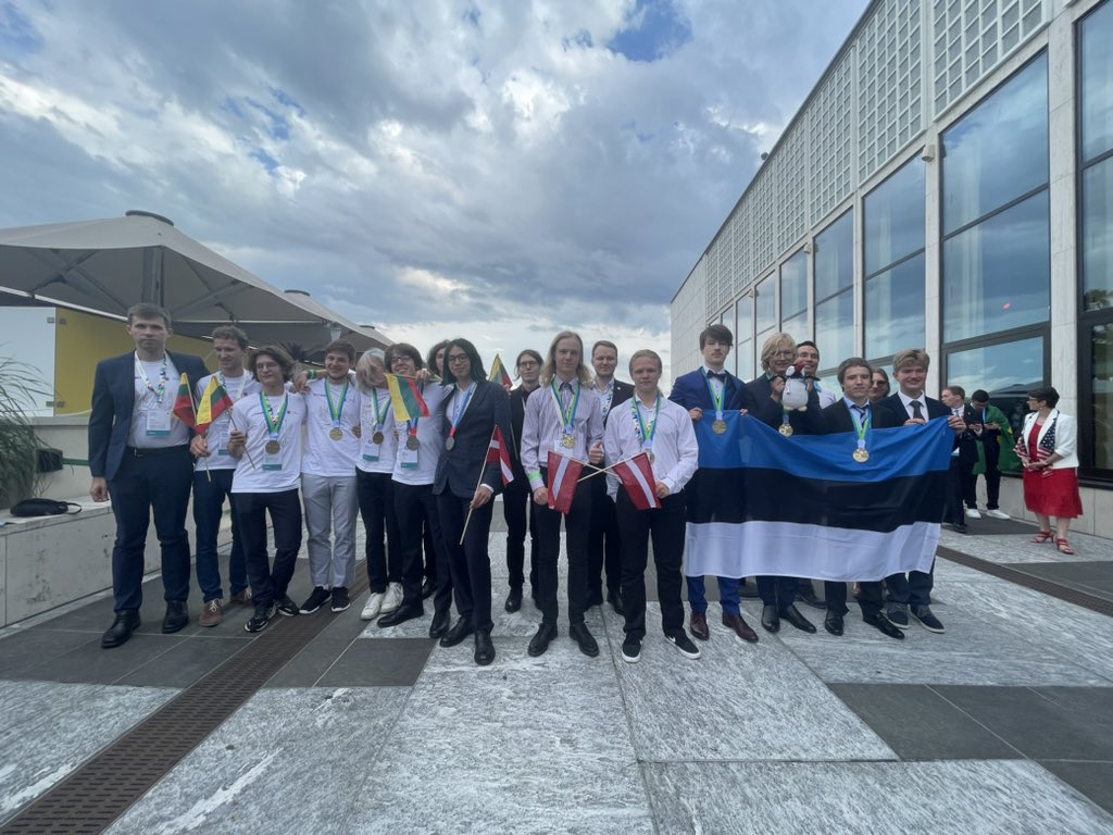 Latvijai 55. Starptautiskajā ķīmijas olimpiādē 1 sudraba un 3 bronzas medaļas!