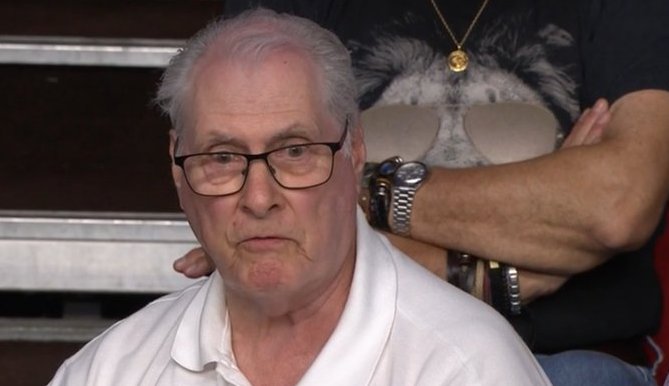 gylesnamopaleen's tweet image. On greek television just now a local in Corfu said they saw some of the people get out of the boat, go across the beach and walk straight into the greek benefits office.