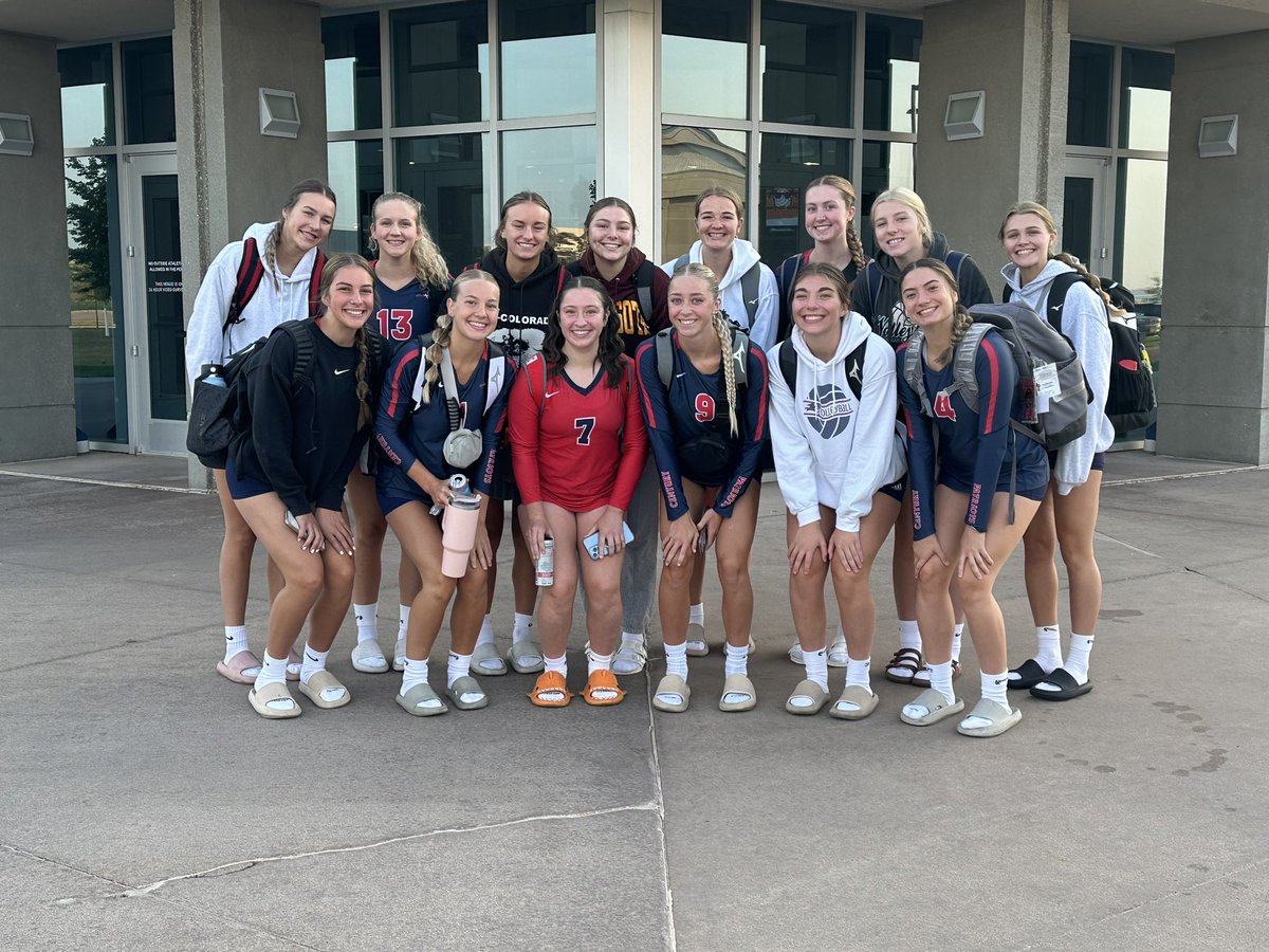 SUMMER SLAM is here!!! The Patriots had a strong first day going 3-0!
❤️ vs Dell Rapids 2-1
🏐 vs Watertown 2-0
💙 vs Willmar 2-0