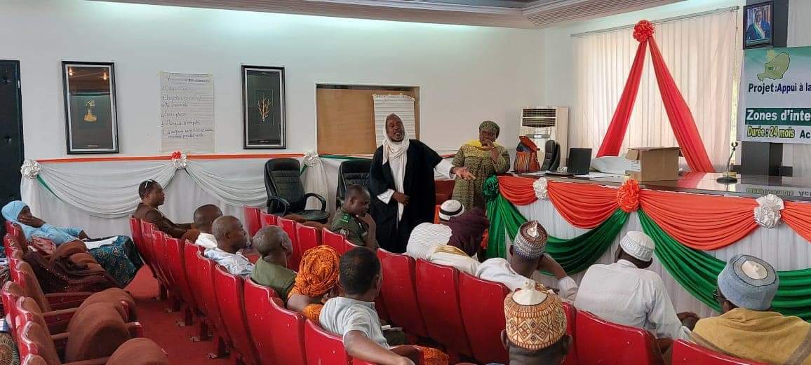 OMojedec's tweet photo. Projet «Appui à la #gouvernance_locale_inclusive et la promotion des #Droits_Humains au sein des #FSI». Dans ce cadre, le #MOJEDEC et l'@IDDH_Niger ont organisé à #Niamey, du 13 au 14/7/23, un atelier de dialogue multi-acteurs sur les défis sécuritaires financée par la #DUE. https://t.co/fbW0mc4gJE