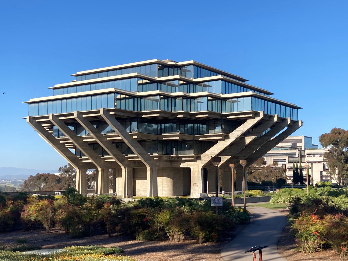 Martin Zettersten (@m_zettersten) on Twitter photo I'm thrilled to announce that next summer, I'll be starting as an Assistant Professor in the Department of Cognitive Science at <a href="/UCSanDiego/">UC San Diego</a>.
I feel so fortunate to be joining such a wonderful department and research community. It's a dream I never dared to dream come true. (1/5) I'm thrilled to announce that next summer, I'll be starting as an Assistant Professor in the Department of Cognitive Science at <a href="/UCSanDiego/">UC San Diego</a>.
I feel so fortunate to be joining such a wonderful department and research community. It's a dream I never dared to dream come true. (1/5)