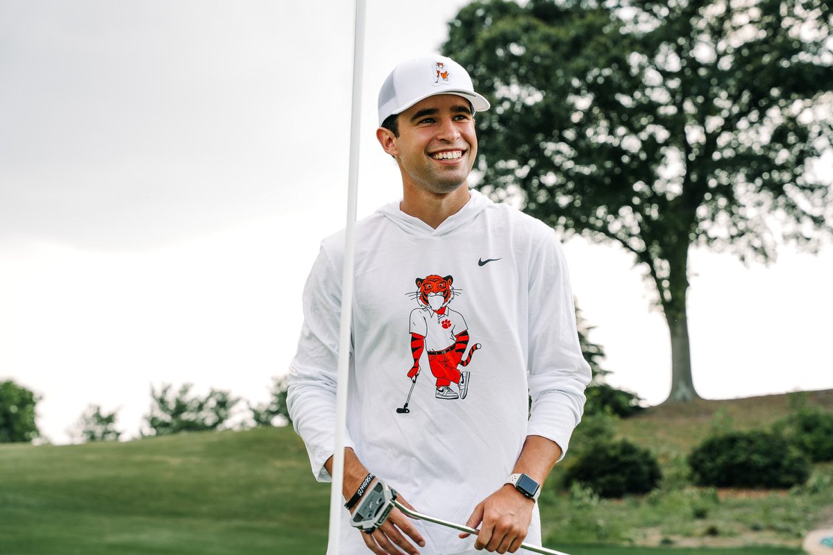 ClemsonMGolf's tweet photo. Head to the link below and Give to Golf Paws! Fresh gear available 👀🔥

https://t.co/zzLvSyvCRa https://t.co/iqxrvUvLXW