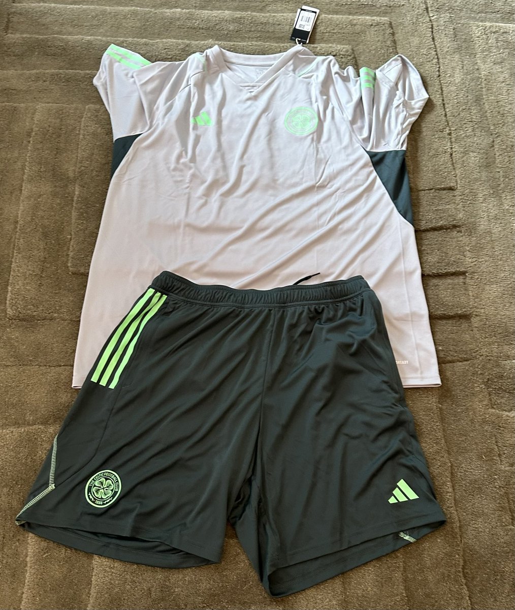 67mouldy67's tweet image. #kits
#trainingkit/leisure
#celticbadge 
#greyandgreen
#20232024