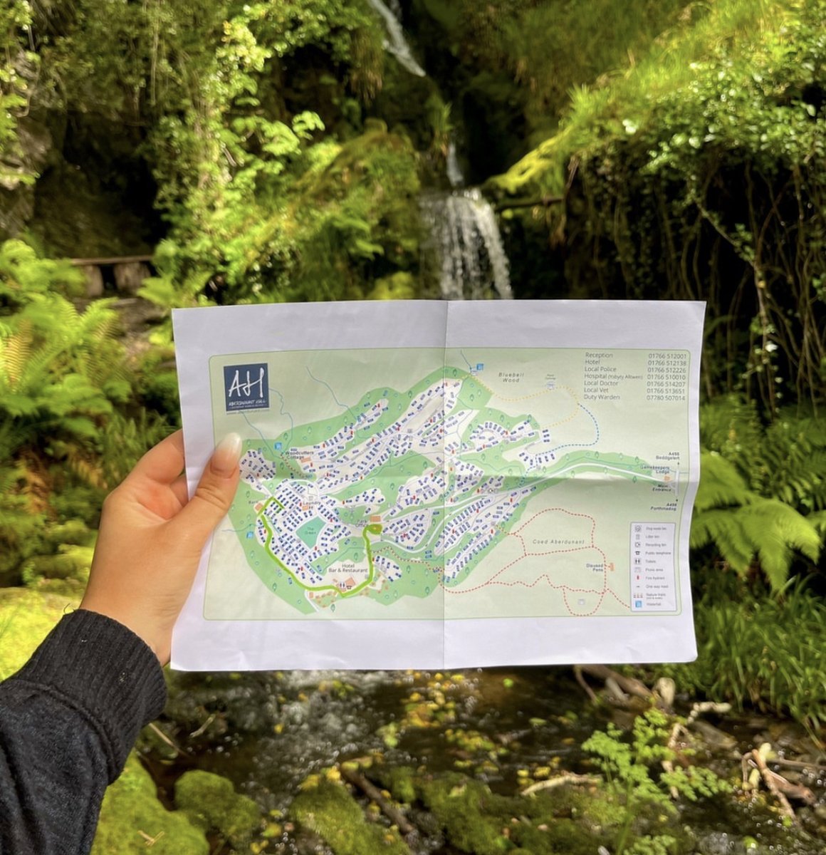 Have you picked up your park map?🌲🗺️

Our park map highlights the stunning waterfalls and woodland walks situated around the 200 acre space.

Pick one up for free at the park reception now!🌿💧

#AberdunantHall #WoodlandWalk #NatureWalk #VisitSnowdonia