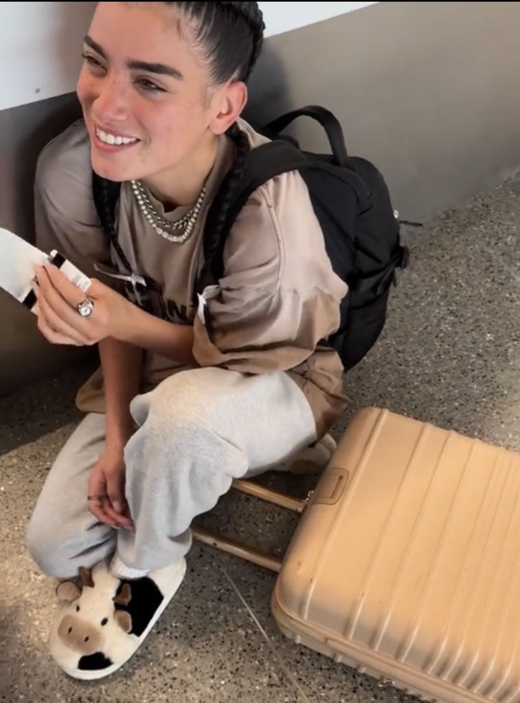 handsomeNoahB's tweet photo. are the rumors true (that you turned moo into a pair of slippers)? 🥴 @dixiedamelio #ripmoo https://t.co/LWTgTi65oG