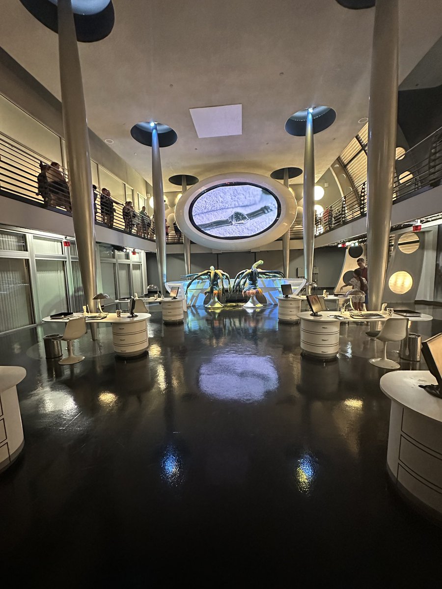 craig_toy's tweet photo. Now I’m not sure if many people know this but if you’re @UniversalORL and ask nicely at the #MenInBlackAlienAttack ride, you can go behind the scenes, free of charge! It’s called The Immigration Tour. Huge thank you to agent Whitney for the tour! #mrtoy🫶 https://t.co/XvpHmNzumG