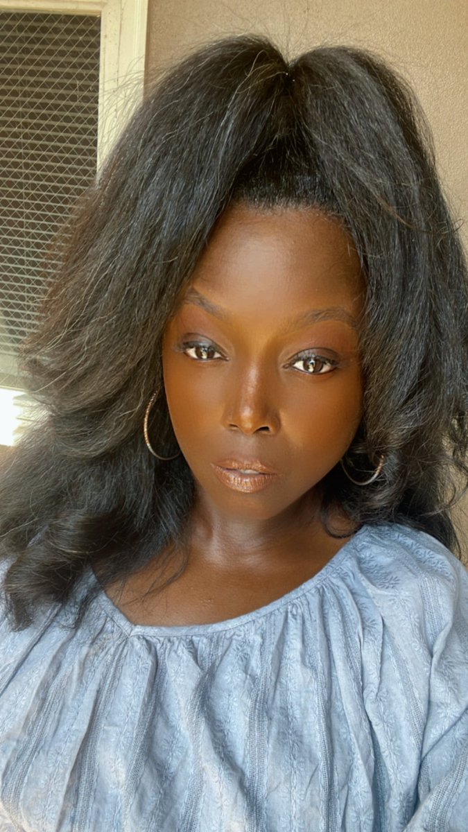 GodivaAsya's tweet image. #Forty 💙