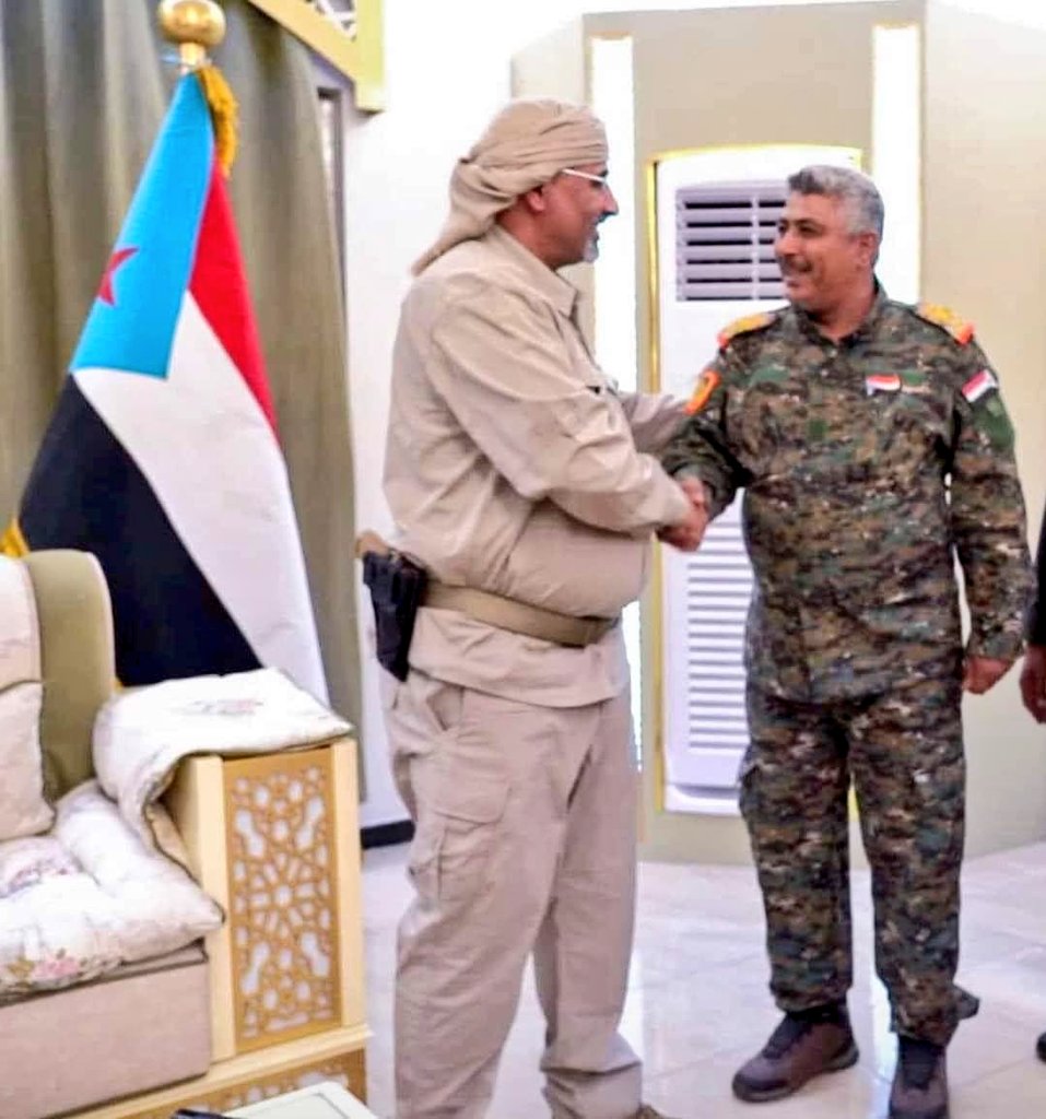 اليوم
في مئوية الفقيد العميد صالح السيد
اوفا الناس من لا يبخل عليه من الدعاء

دعواتكم له بالرحمه والمغفرة