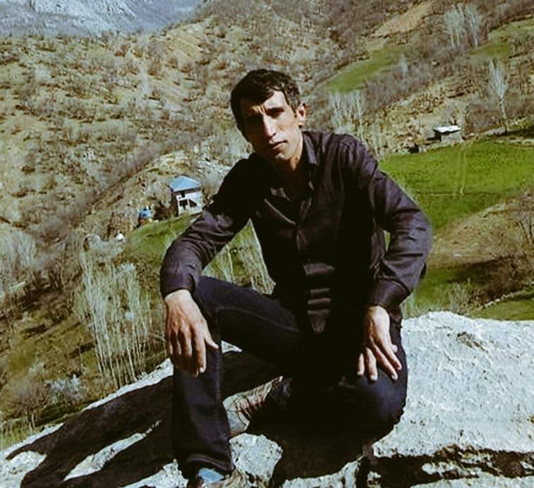 Koruculars's tweet photo. #SONDAKİKA #GüvenlikKorucuları 

aynı gün içinde 2 Güvenlik Korucumuz şehit oldu.

Hakkari'de Güvenlik Korucumuz Hasan Çiftçi pkk/ypg terör örgütlerinin hain saldırısında şehit oldu. 

Ruhu şad olsun. https://t.co/Qp0PafykBY