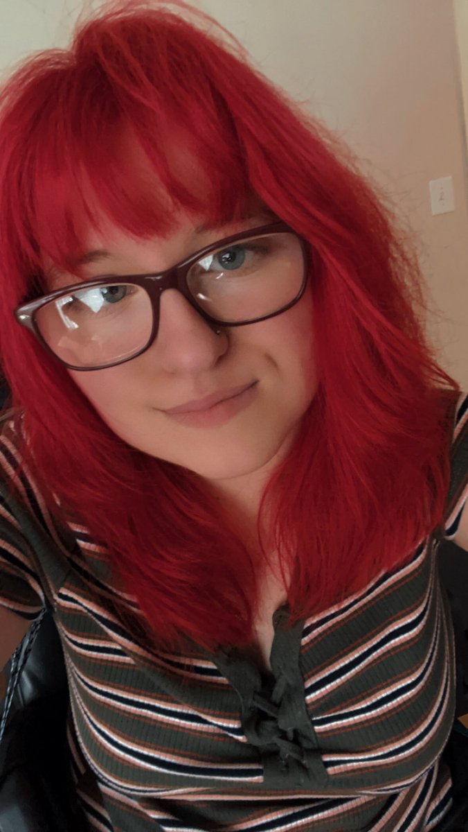 queenchameleon3's tweet photo. I miss the red hair!! 😭 https://t.co/Dc8FeiycbH