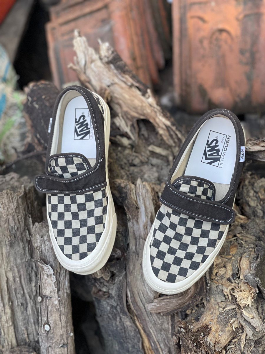 ajikxs's tweet photo. Bantu teman 
Dijual 
Vans Aneheim factory Style 47 dx 
Size 40 (25.5 cm)
Kondisi 90 %  baik
Harga 650k
Box ada
Hub : +62 859-0049-1972
#CepatLaris #CepatLaku #Vans #JualCepat #Pasar #Sepatu https://t.co/pAQIySc527